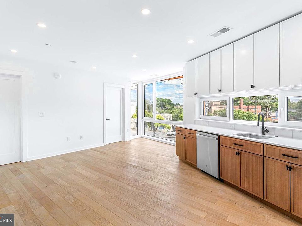 1st image of 1522 Rhode Ave NE #401