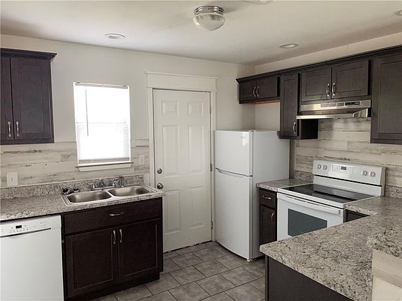 5th image of 3229 NE 15th St