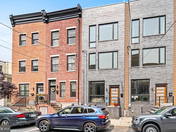 3rd image of 1027 Earl St