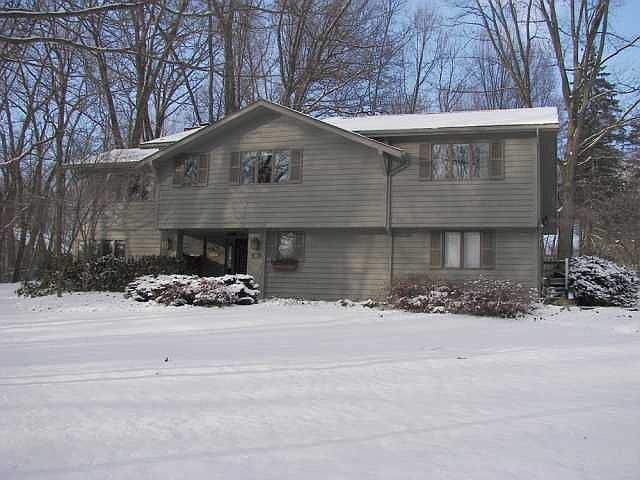 1st image of 10 Park Forest Dr
