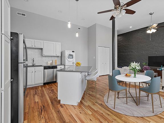 2nd image of 1417-33 Tower Grove Ave #1433