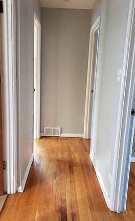 4th image of 402 Asbury Ave