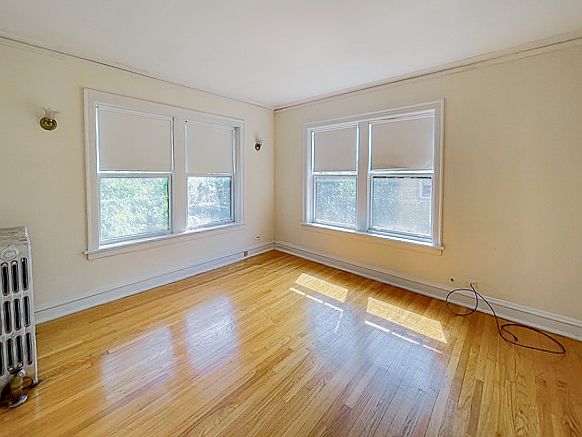 1st image of 1606 1/2 W Sunnyside Ave #3S