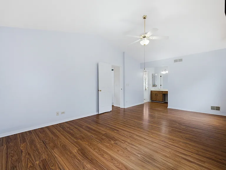 399 Stonewood Cir — Photo 11