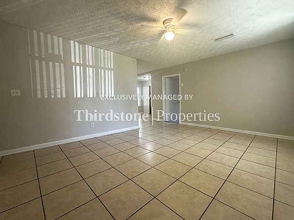 4th image of 779 Westgate Dr
