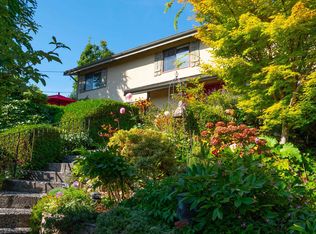 560 Craigmohr Dr, West Vancouver, BC V7S 1W9