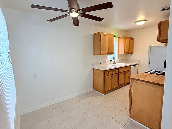 5th image of 2301 31st St APT A