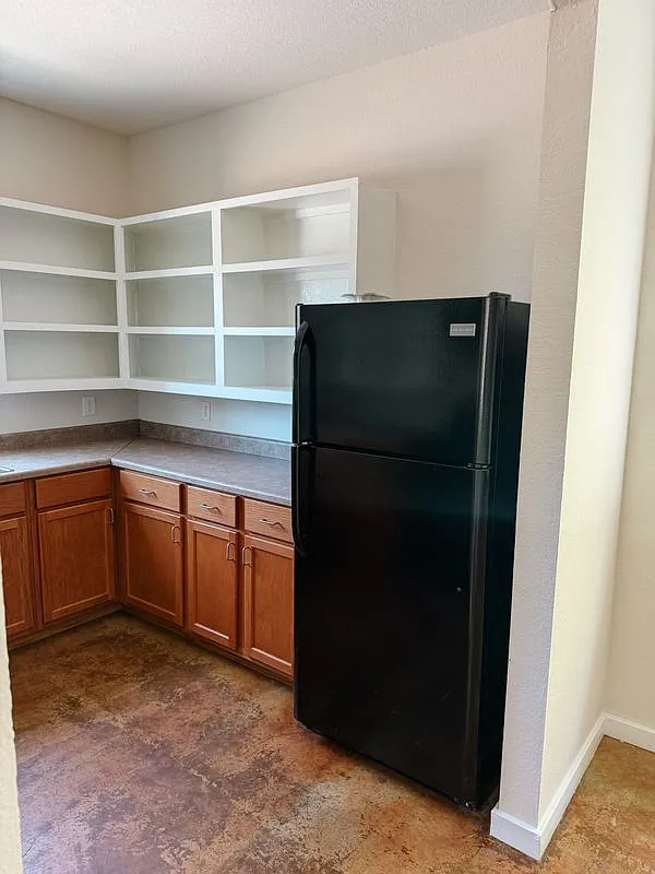 2 bed, 1.0 bath, 884 sqft, $1,350 — Photo 3