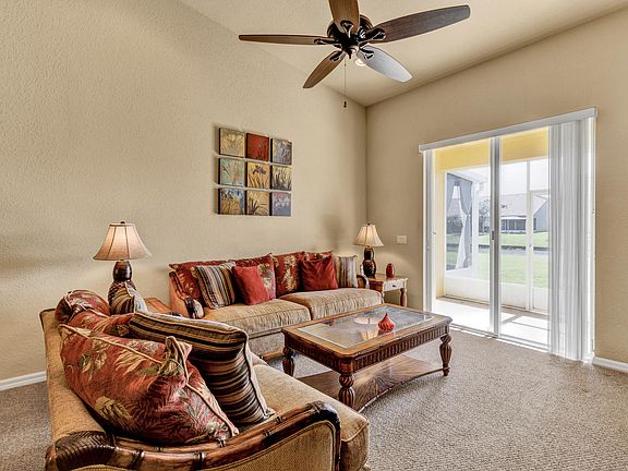 4th image of 6470 Oxford Circle #102