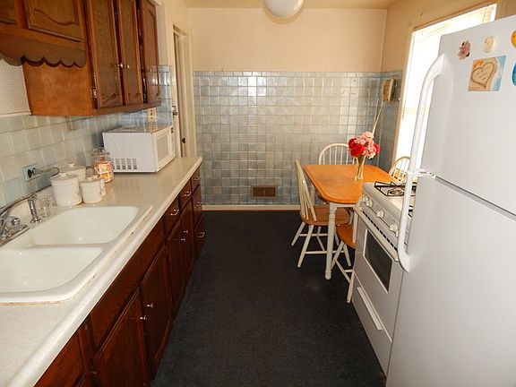 4th image of 2639 Silver Creek Dr