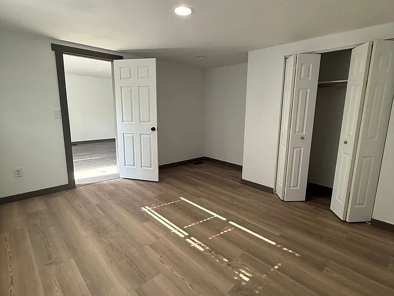 2551 S Main St — Photo 1