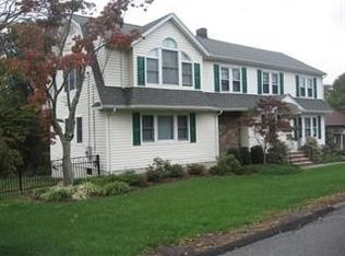 9 Mountain Rd, Wayne, NJ 07470
