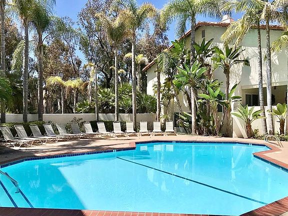 4th image of 3974 La Jolla Village Dr