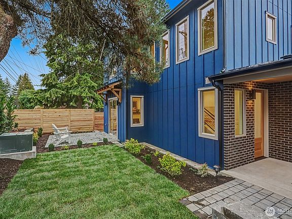 2nd image of 11247 108th Avenue NE