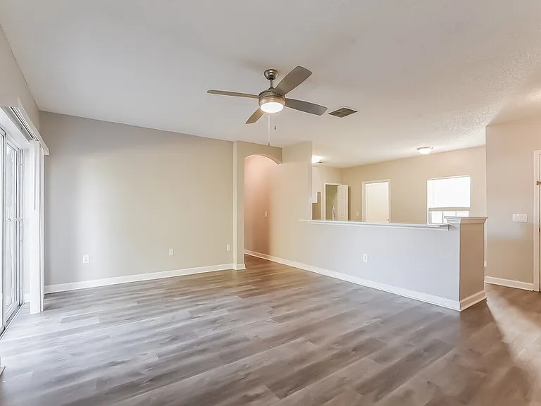 627 Cotulla Dr — Photo 4