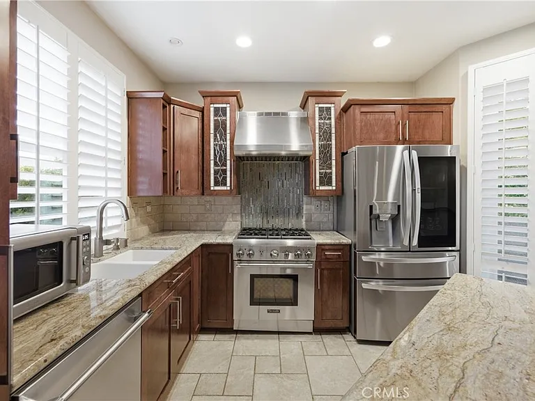 1059 S Positano Ave — Photo 10