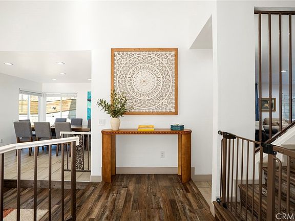 4th image of 10110 Sunland Blvd