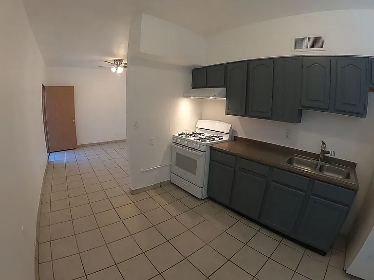 305 N Almendra St — Photo 14