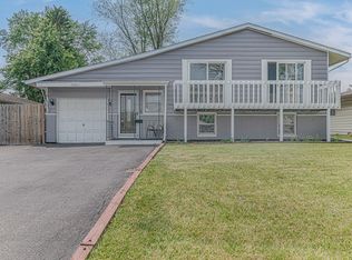 1006 Tacoma St, Carpentersville, IL 60110