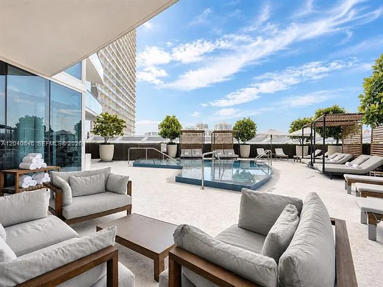 17001 Collins Ave #CU-3402 — Photo 55