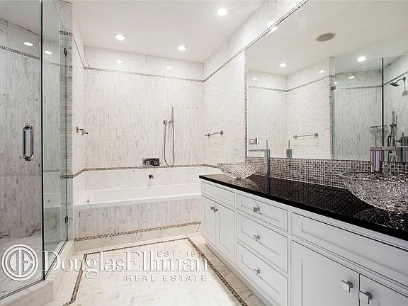 2nd image of 480 Greenwich St