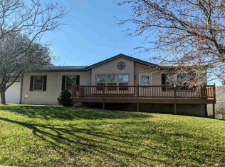 285 Hickory Ln, Lansing, IA 52151
