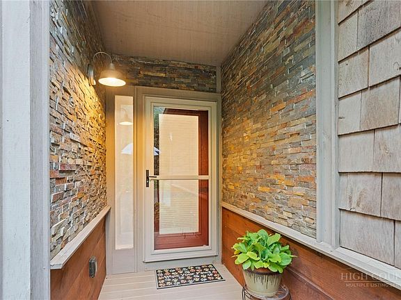 3rd image of 164 Lindale Ridge #2