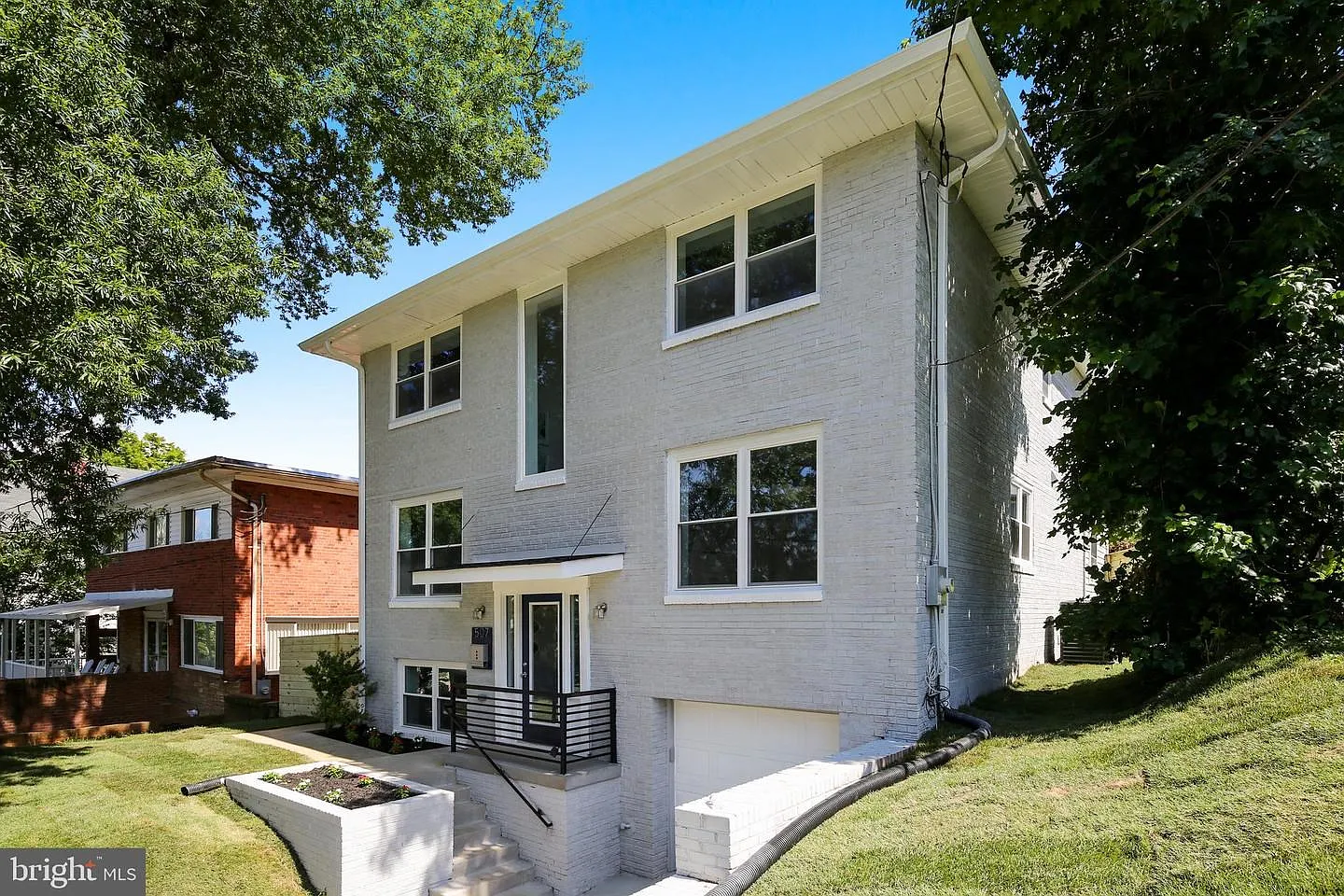 1507 Newton St NE photo 1