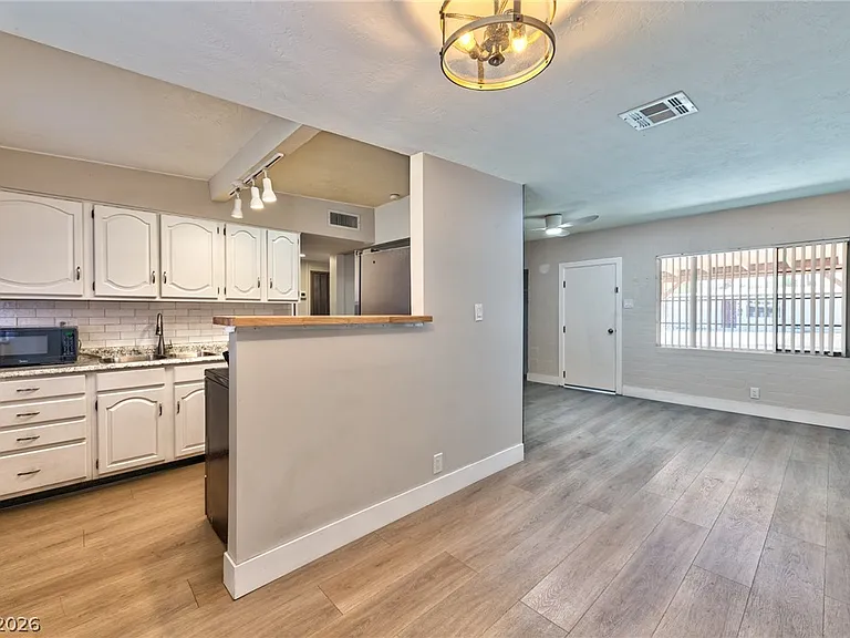 612 Stanford St — Photo 5