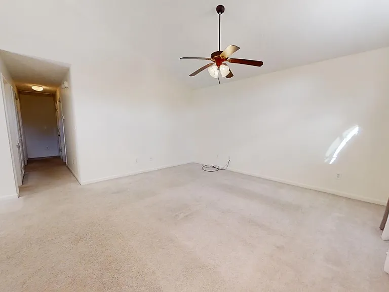 2108 Dutch Ct — Photo 2