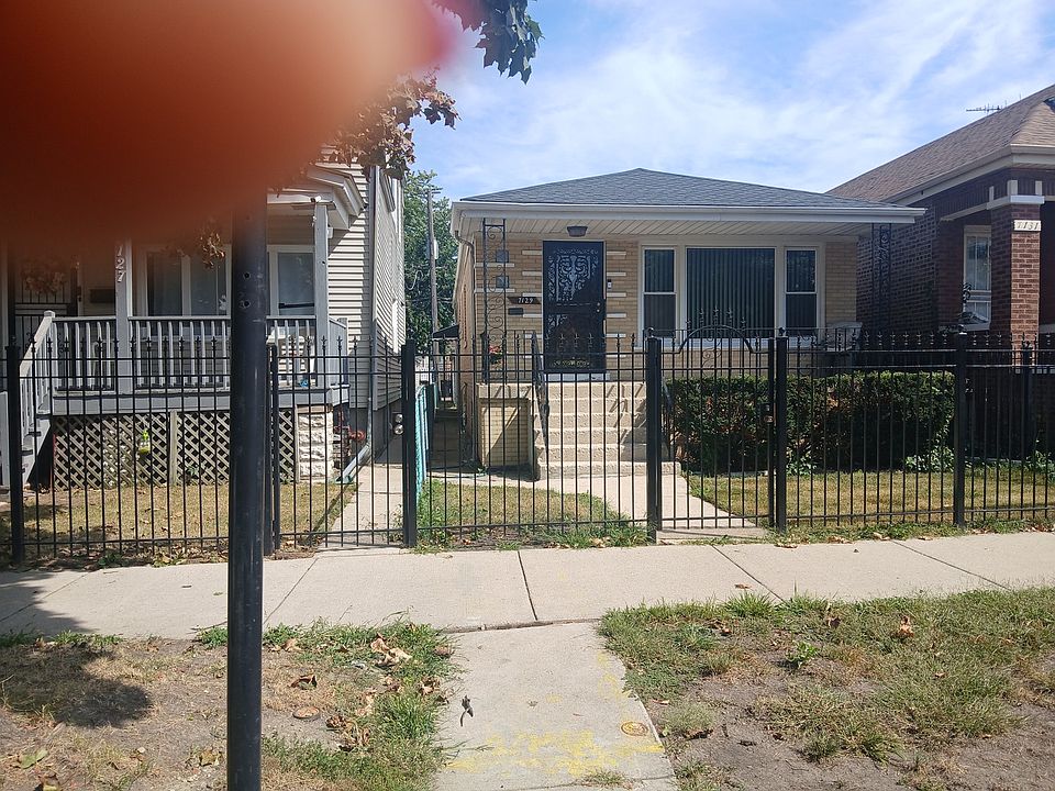 1st image of 7129 S Oakley Ave