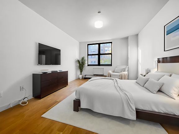 4th image of 1405 5th Ave APT 3C