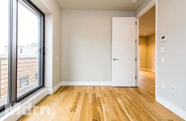 Rented by Mdrn Residential | media 35