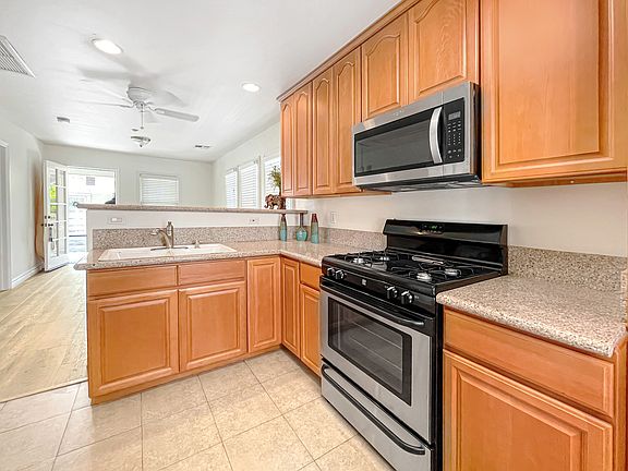 5th image of 138 S Bonnie Ave Unit 7
