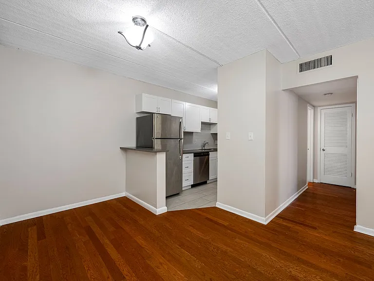 3211 W De Leon St — Photo 18
