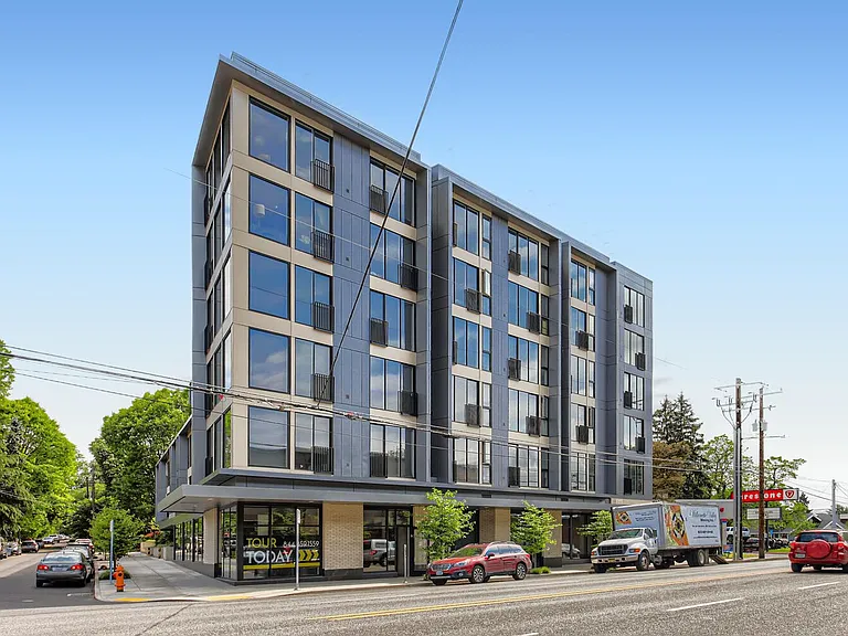 Rose City Flats — Photo 17
