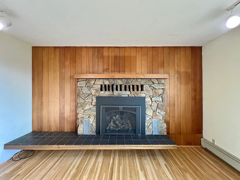1569 La Rue Ln — Photo 18