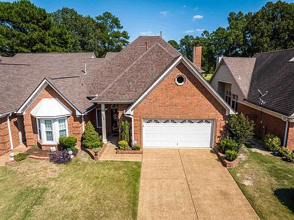 3rd image of 4008 Sawgrass Dr