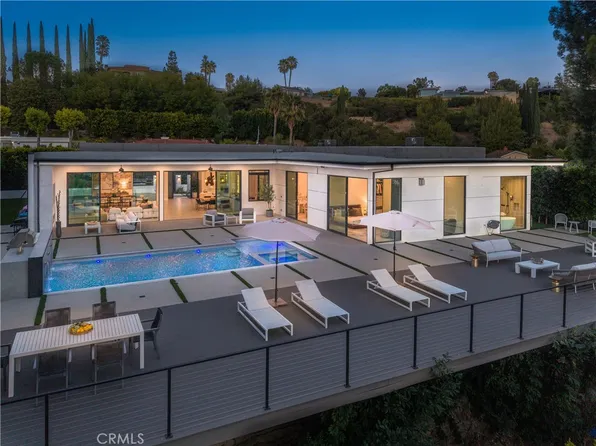 17977 Medley Dr, Encino, CA 91316