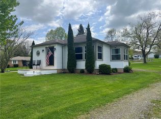 1976 Rombold Rd, Hermitage, PA 16148