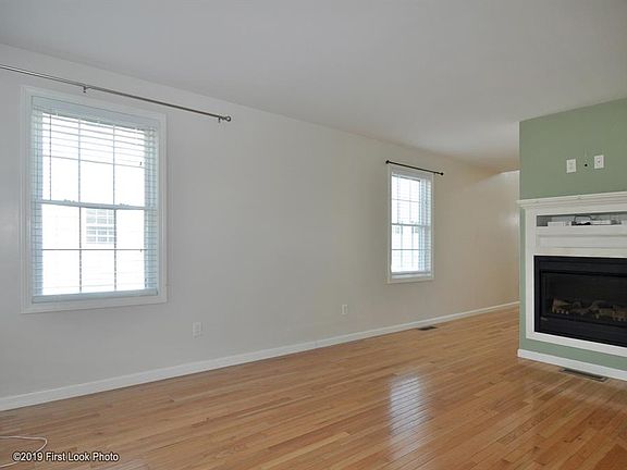 3rd image of 11 Lisi Ln Unit 11