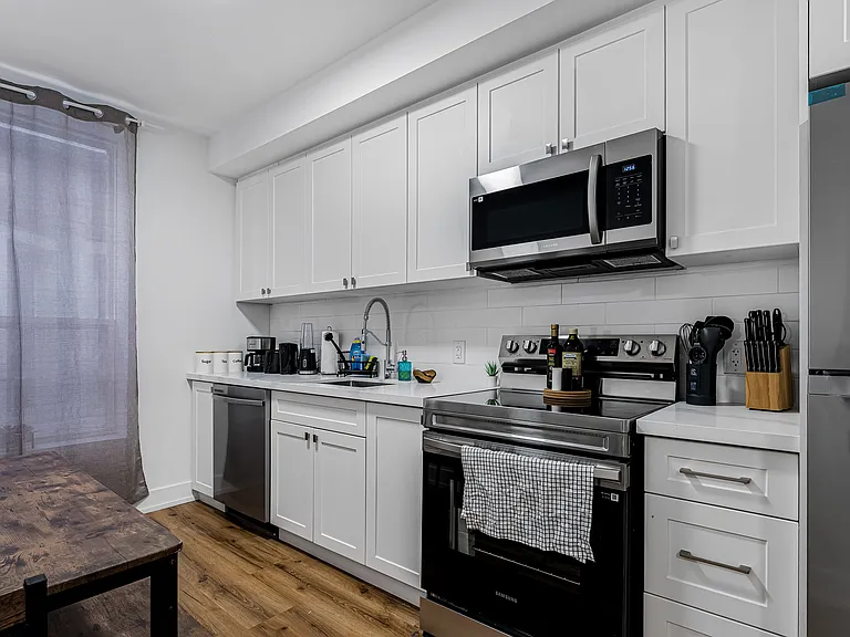 610 King St E — Photo 5