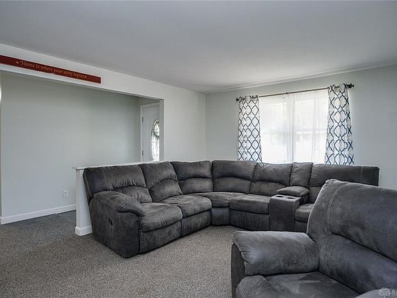 4th image of 4924 Arrowview Dr