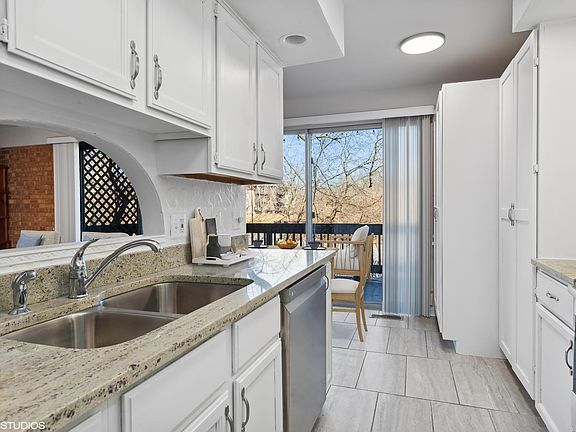 2nd image of 5603 Lakeside Dr #1C
