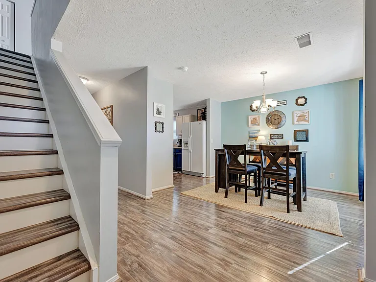 3024 Ewingdale Dr — Photo 3