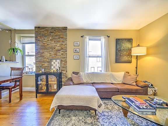 4th image of 28 Chelsea St