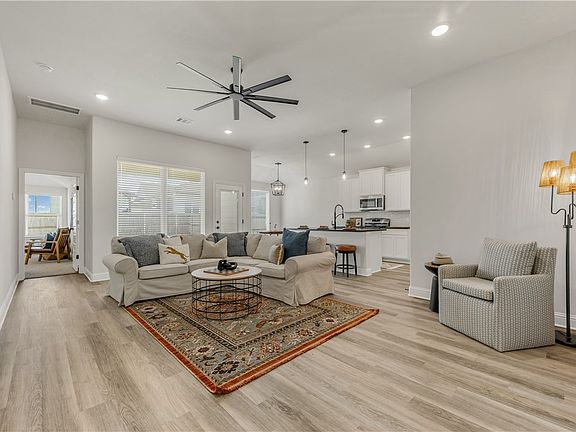 4th image of 6209 Rockford Dr