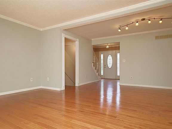 3rd image of 13338 La Barge Dr