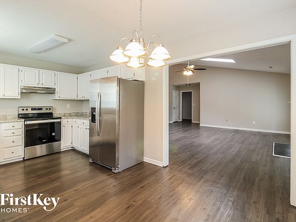 5th image of 5802 Chinaberry Pl
