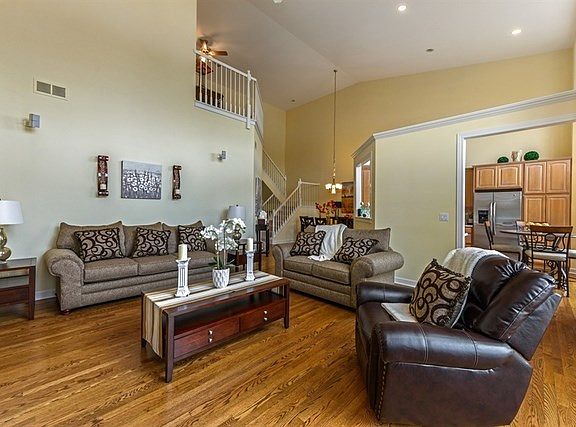 4th image of 1274 S Falcon Dr